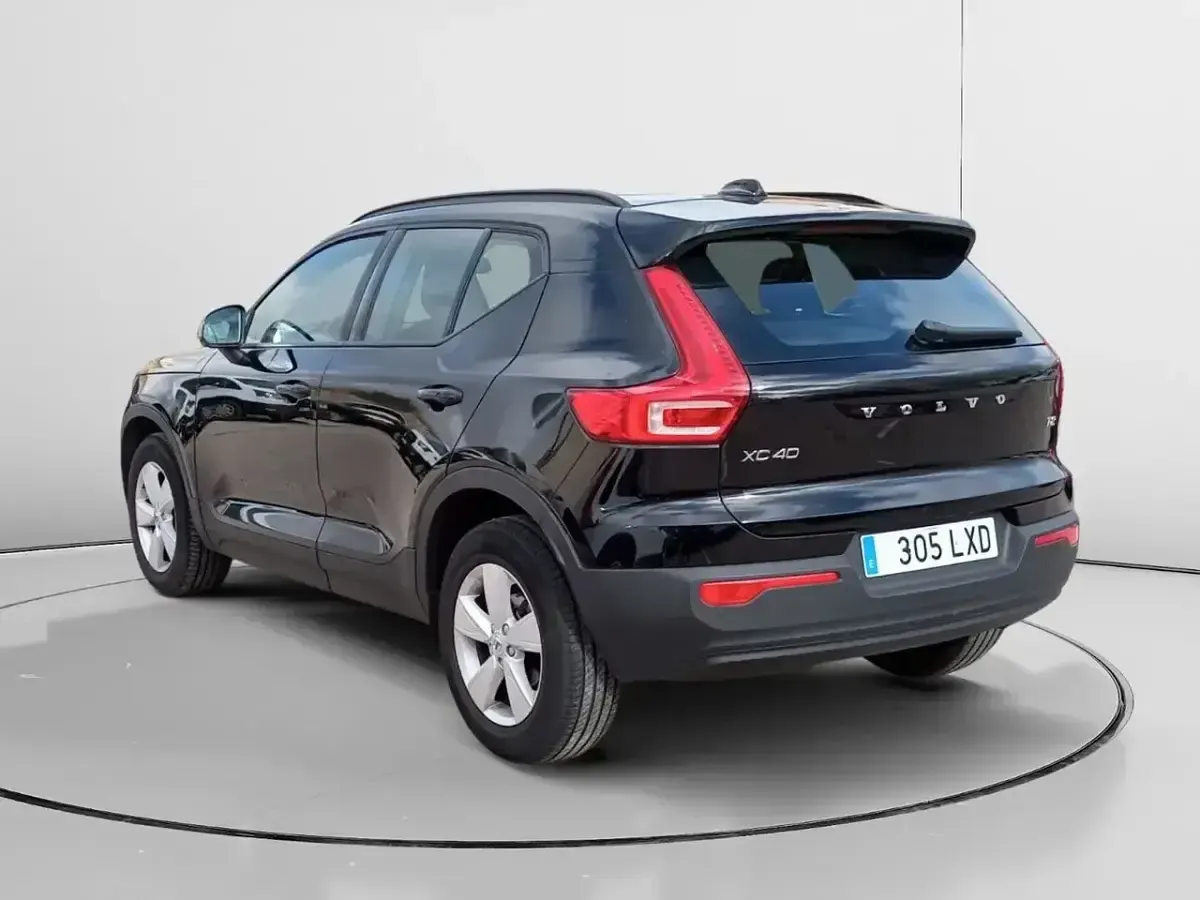 Usado Volvo XC40 129 CV (94 kW) 2022 Negro SUV