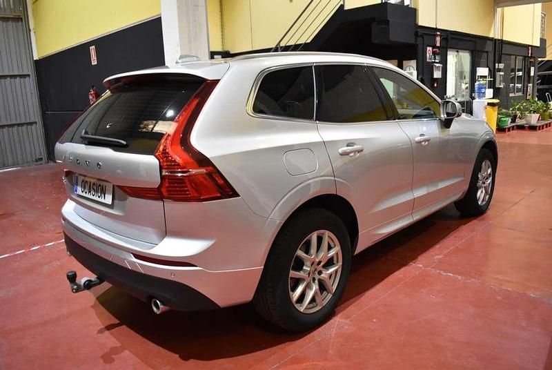 Usado Volvo XC60 Momentum 197 CV (144 kW) 2020 Plateado SUV