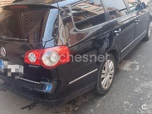 Usado VW Passat 105 CV (77 kW) 2008 Negro Familiar