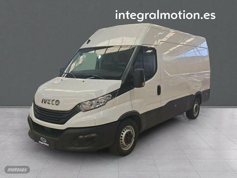 Blanco Usado 2023 Iveco Daily Van | 22.231 € (Precio justo) - Imagen 1/4