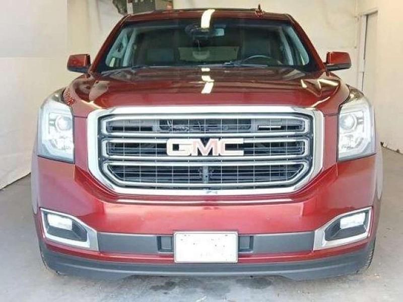 Usado GMC Yukon 355 CV (261 kW) 2019 Granate SUV