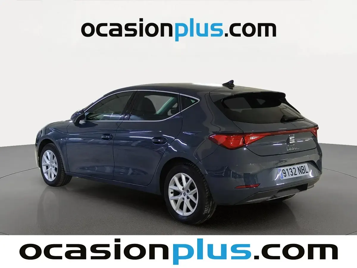 Usado Seat Leon Style 116 CV (85 kW) 2025 Gris Utilitario
