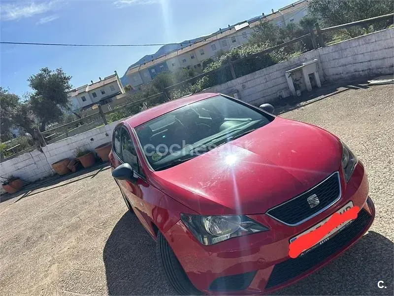 Usado Seat Ibiza Style 90 CV (66 kW) 2012 Rojo Berlina