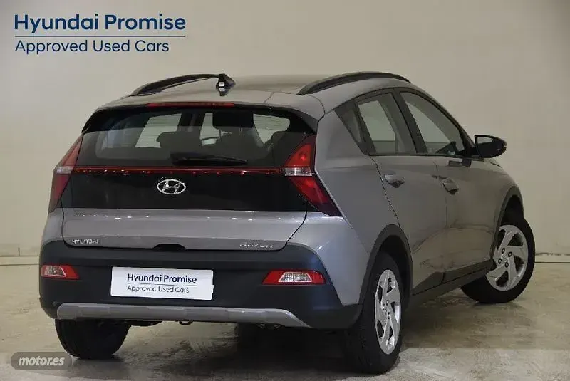 Usado Hyundai Bayon 84 CV (61 kW) 2023 Oro / dorado SUV