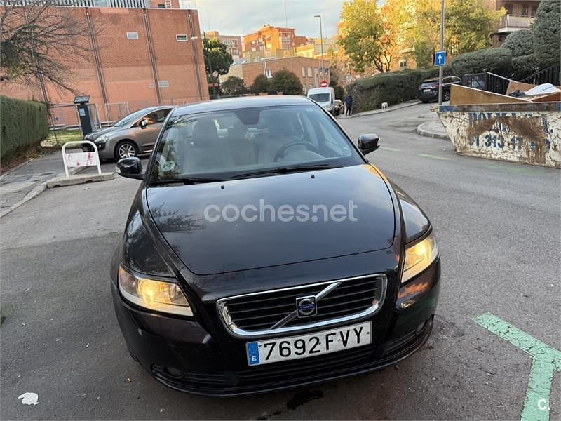 Usado Volvo S40 Momentum 136 CV (100 kW) 2007 Negro Berlina