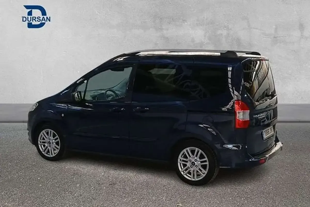 Usado Ford Tourneo Courier Trend 102 CV (75 kW) 2016 Azul Monovolumen