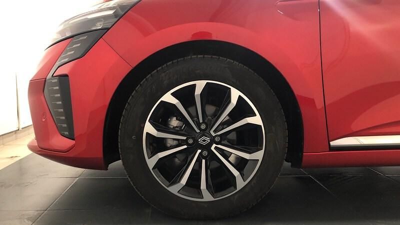 Usado Renault Clio V Techno 90 CV (66 kW) 2023 Rojo Berlina