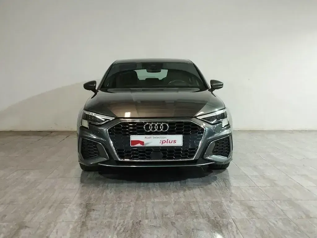 Usado Audi A3 e-tron S-Line 204 CV (150 kW) 2024 Gris Utilitario