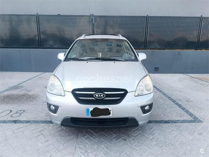 Gris / plata Usado 2009 Kia Carens Monovolumen | 5400 € (Precio justo) - Imagen 1/4