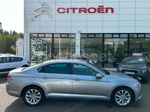 Gris / plata Usado 2018 VW Passat Advance Berlina | 16.500 € (Precio justo) - Imagen 1/4