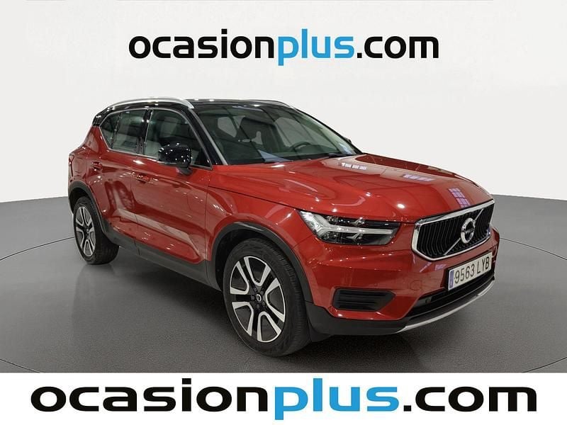 Begagnad Volvo XC40 Core 129 HK (94 kW) 2022 Röd SUV
