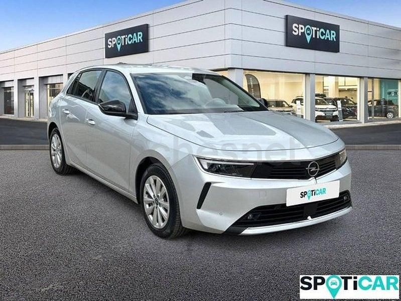 Usado Opel Astra Edition 110 CV (80 kW) 2023 Gris / plata Berlina