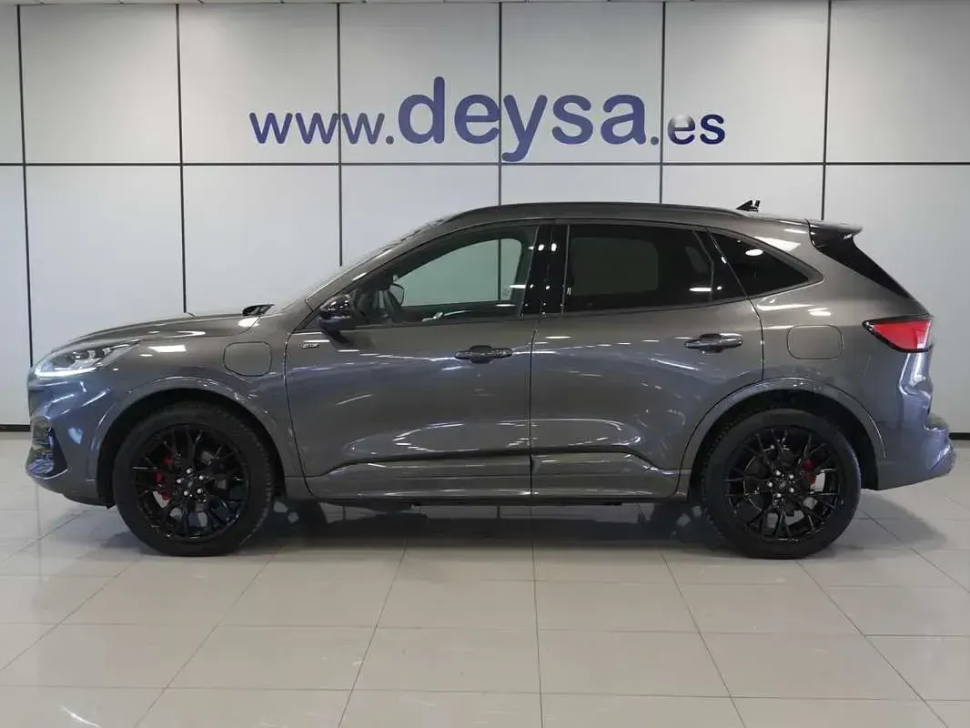 Usado Ford Kuga ST-Line X 224 CV (164 kW) 2023 Gris SUV