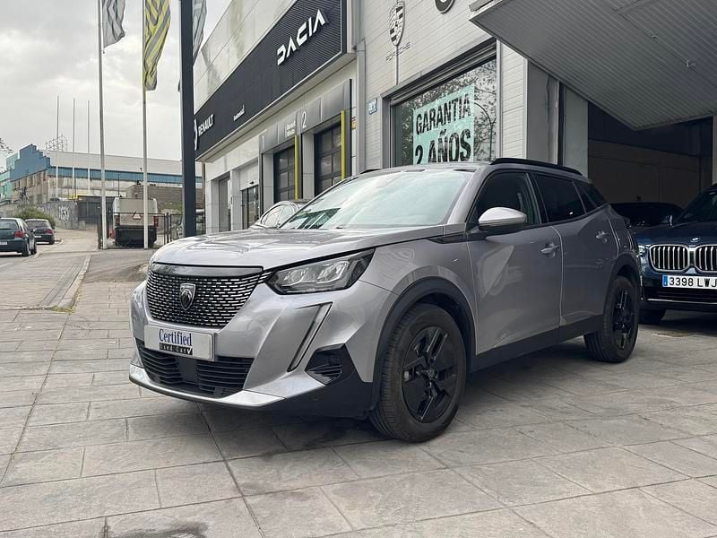 Usado Peugeot 2008 Allure 130 CV (95 kW) 2023 Gris SUV