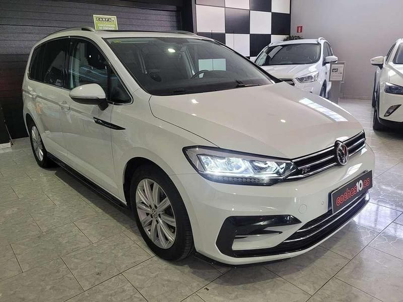 Usado VW Touran Sportline 116 CV (85 kW) 2018 Blanco Monovolumen