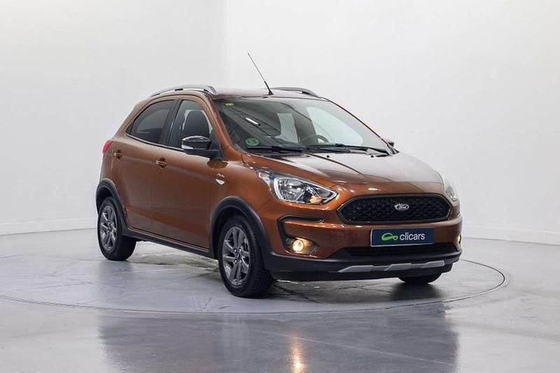 Usado Ford Ka Plus Ultimate 86 CV (63 kW) 2018 Marrón Utilitario