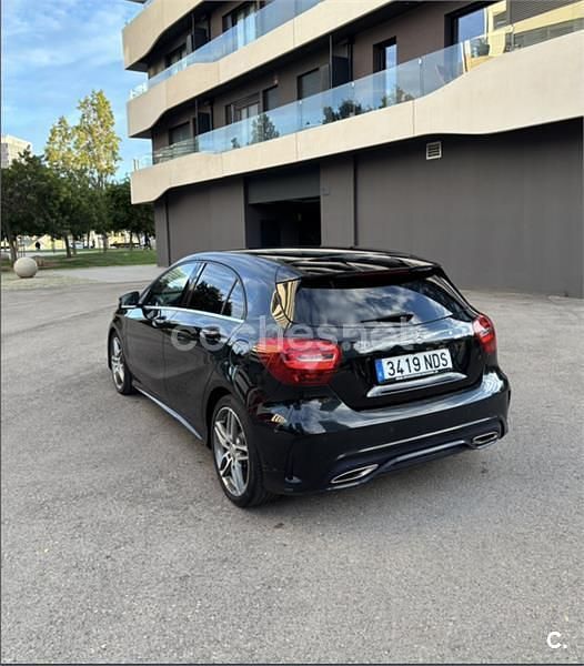 Usado Mercedes A180 AMG line 122 CV (89 kW) 2016 Negro Berlina