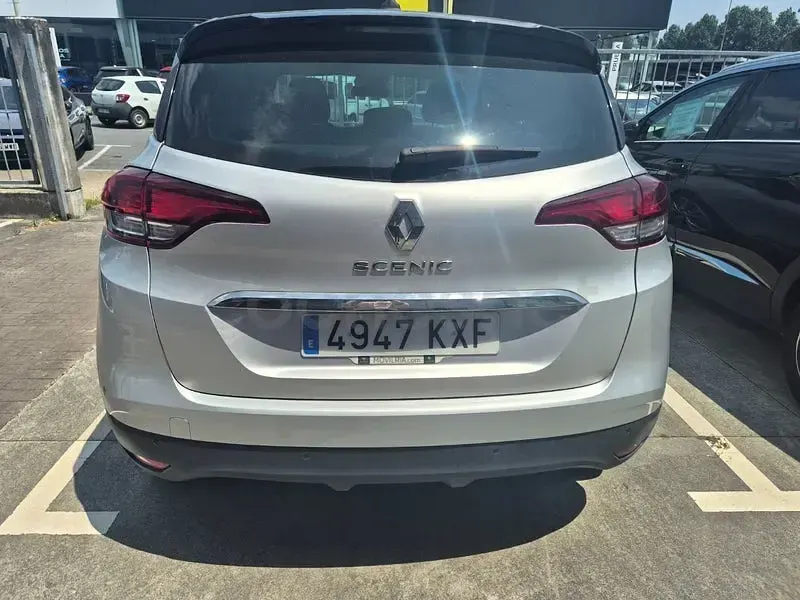 Usado Renault Scénic IV Zen 150 CV (110 kW) 2019 Gris / plata Monovolumen