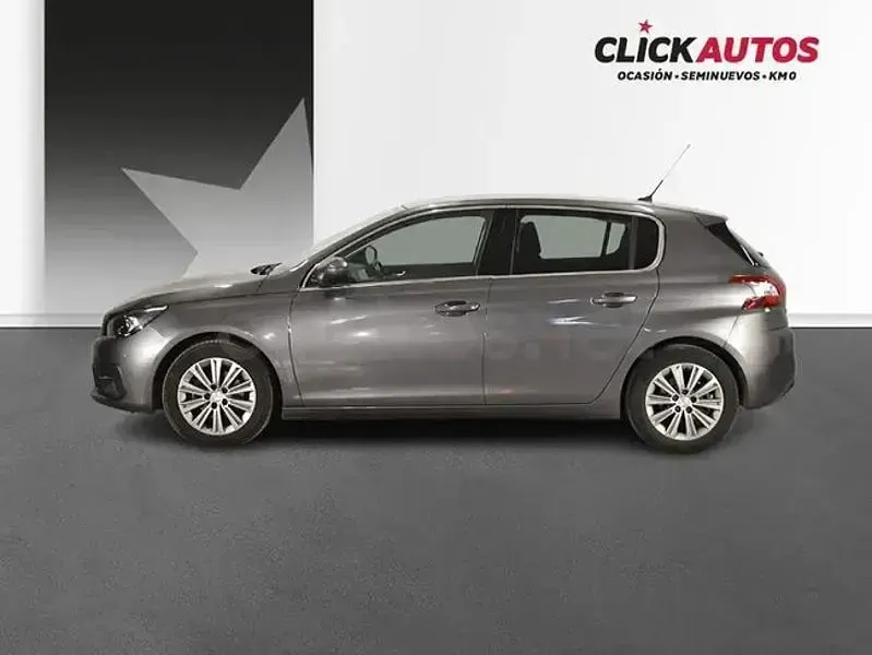 Usado Peugeot 308 Allure 130 CV (95 kW) 2021 Gris / plata Berlina