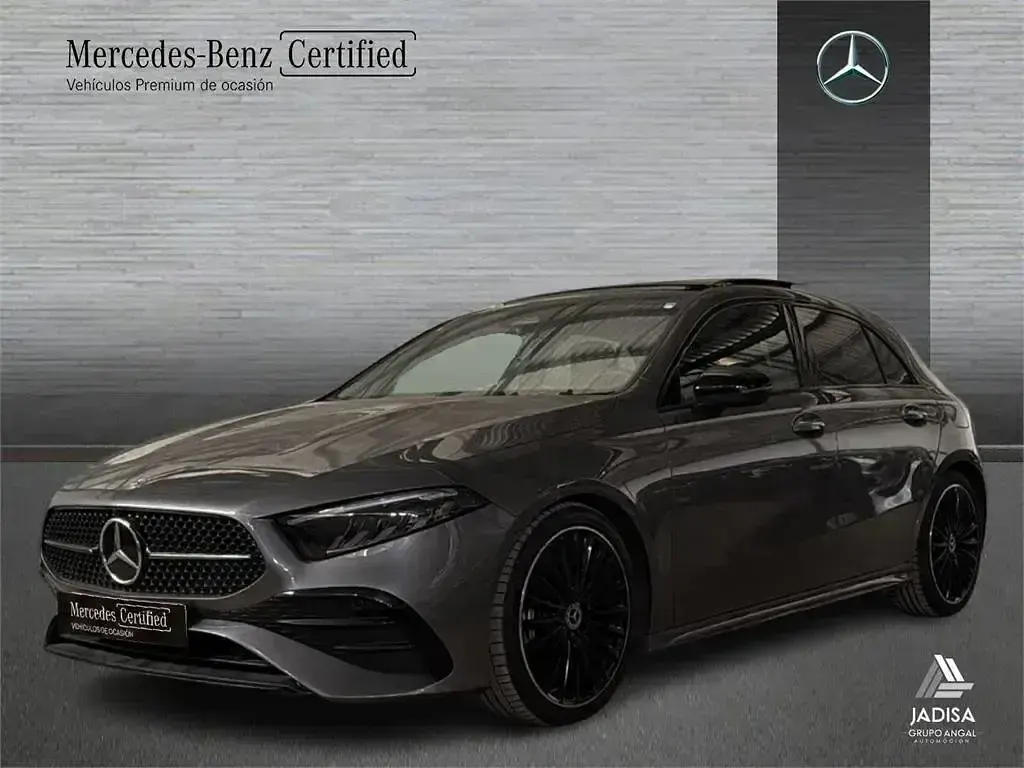 Usado Mercedes A180 136 CV (100 kW) 2025 Gris montaña Berlina