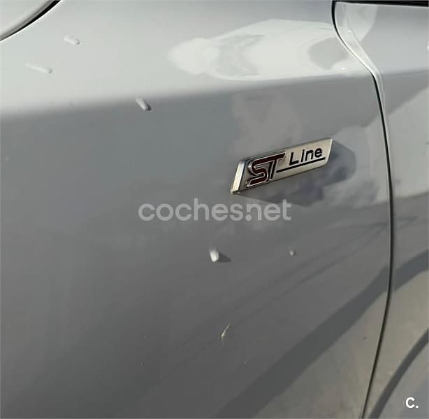 Usado Ford Focus ST-Line 125 CV (91 kW) 2019 Blanco Berlina