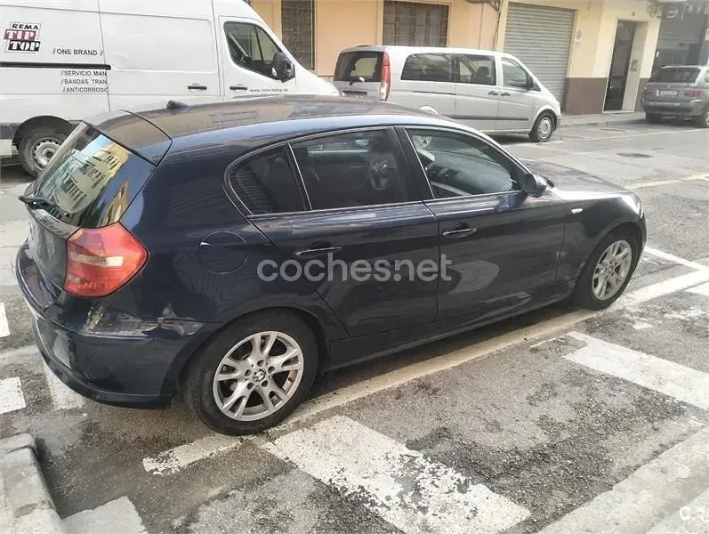 Usado BMW 116 115 CV (84 kW) 2007 Azul Utilitario