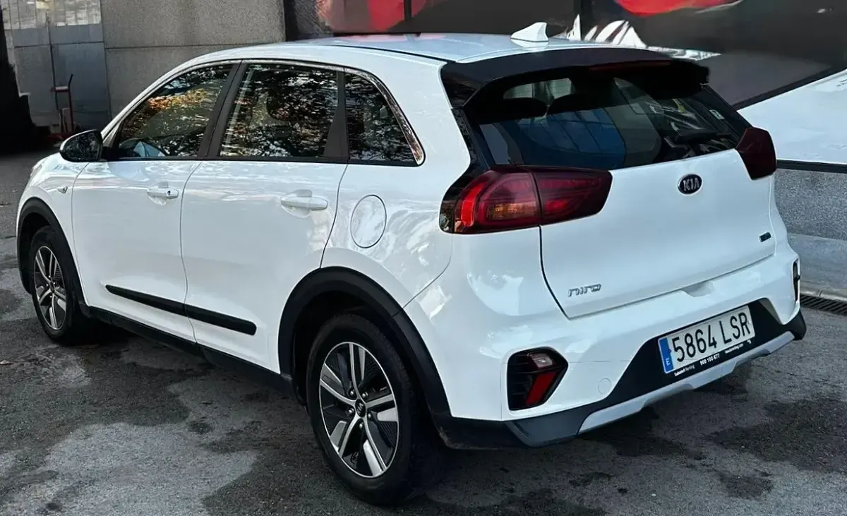 Usado Kia Niro 141 CV (103 kW) 2021 Blanco SUV