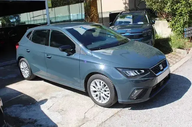 Usado Seat Ibiza FR 116 CV (85 kW) 2025 Gris Utilitario