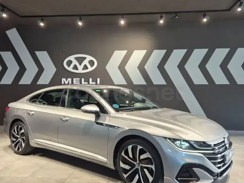 Usado VW Arteon R-line 150 CV (110 kW) 2022 Gris / plata Berlina