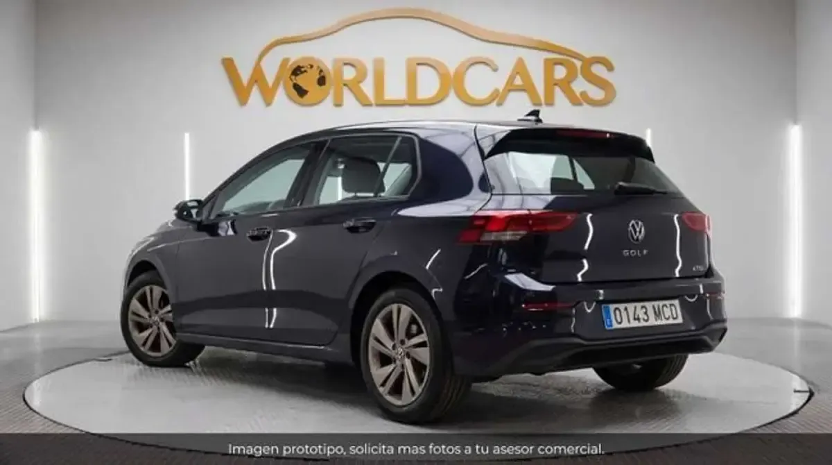 Usado VW Golf VIII Life 110 CV (80 kW) 2022 Negro Utilitario