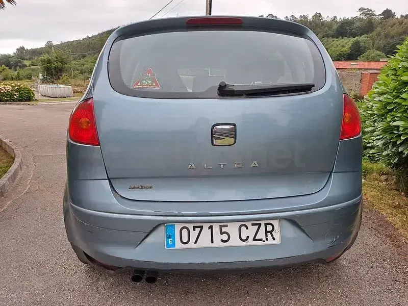 Usado Seat Altea Stylance 140 CV (102 kW) 2004 Azul Monovolumen