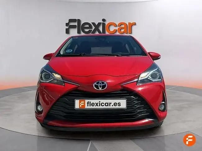 Używany Toyota Yaris Active 111 KM (81 kW) 2019 Czerwony
