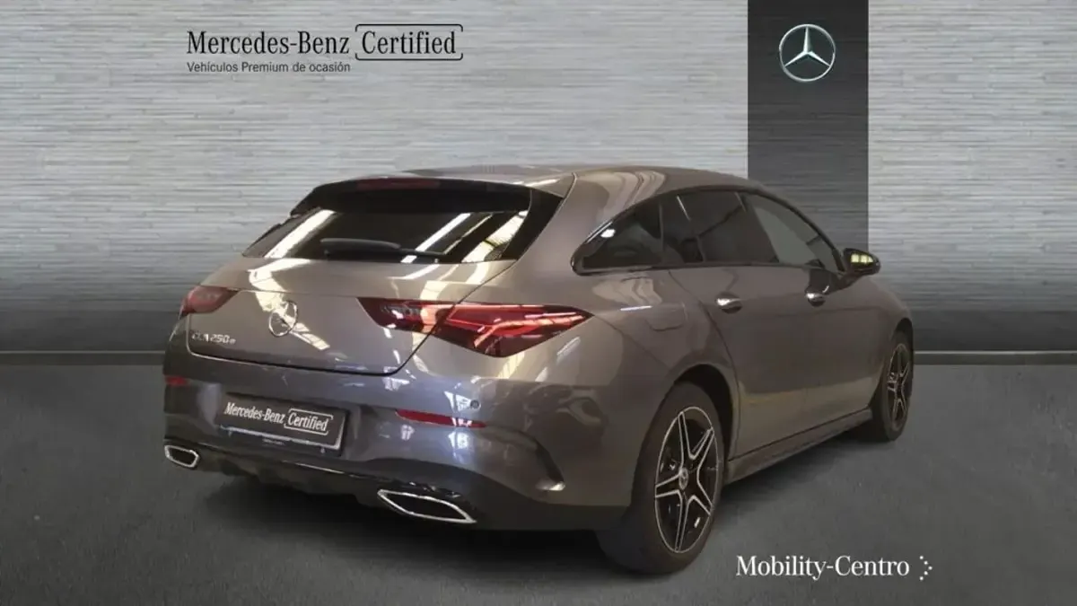 Usado Mercedes CLA250e 163 CV (119 kW) 2025 Gris montaña Coupe