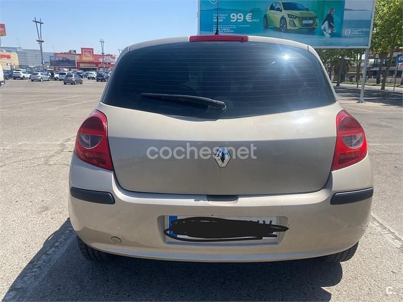 Beige Usado 2007 Renault Clio II Dynamique Berlina | 3500 € (Precio justo) - Imagen 1/4