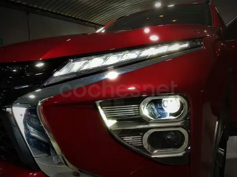 Usado Mitsubishi Eclipse Cross 188 CV (138 kW) 2024 Rojo SUV