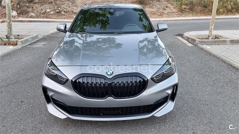 Usado BMW 118 150 CV (110 kW) 2023 Gris / plata Utilitario