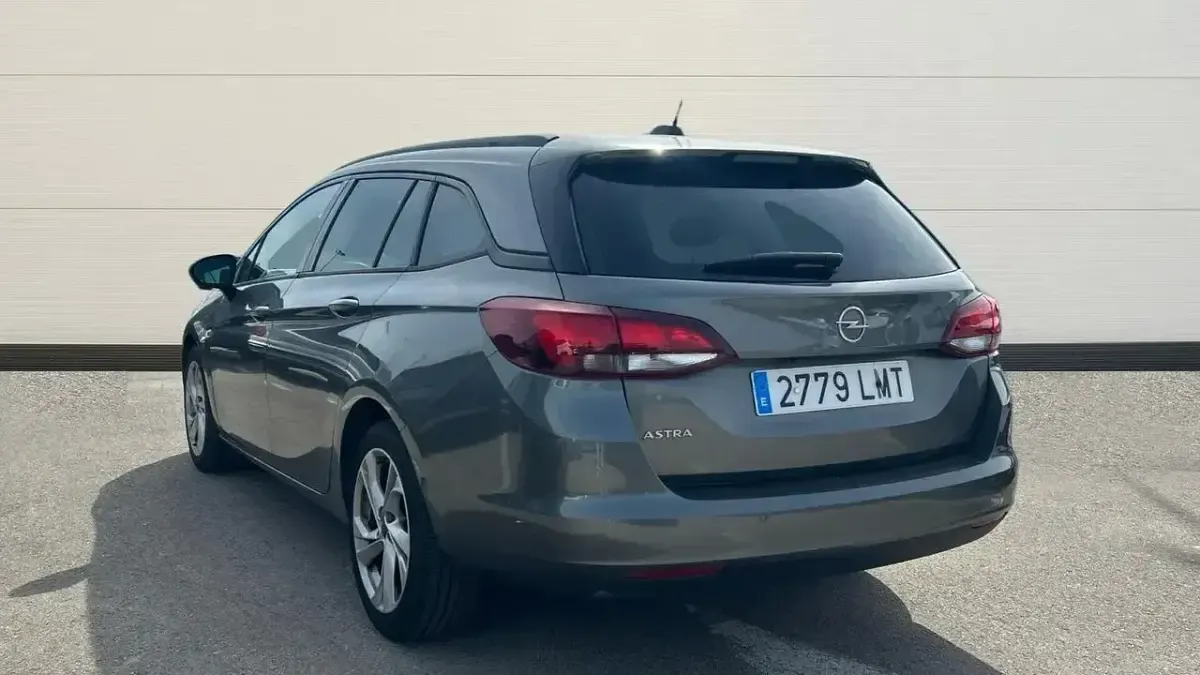 Usado Opel Astra Business Elegance 145 CV (106 kW) 2021 Otro Familiar