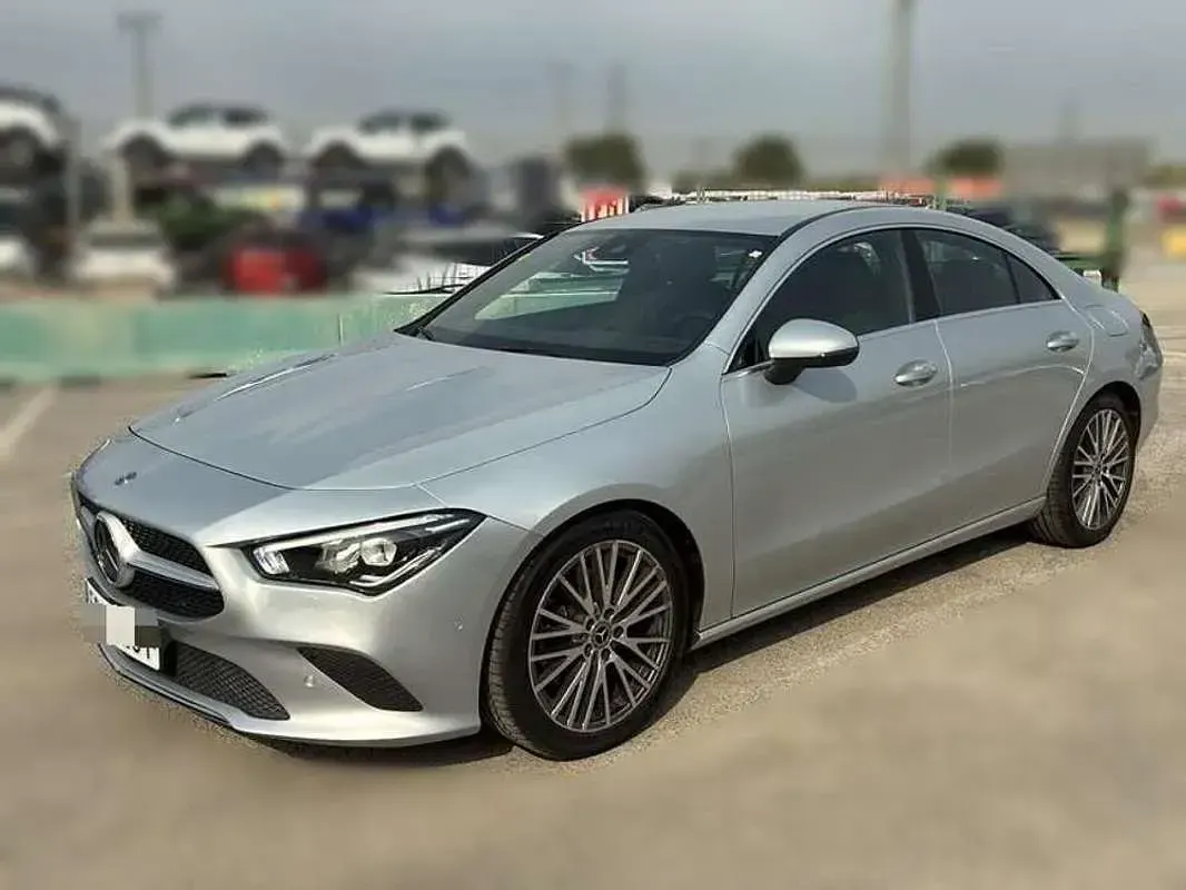Usado Mercedes CLA220 190 CV (139 kW) 2020 Gris Coupe