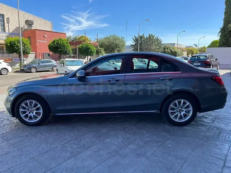 Usado Mercedes C180 156 CV (114 kW) 2019 Gris / plata Berlina