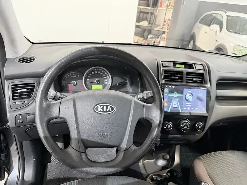 Usado Kia Sportage 142 CV (104 kW) 2008 Gris / plata SUV