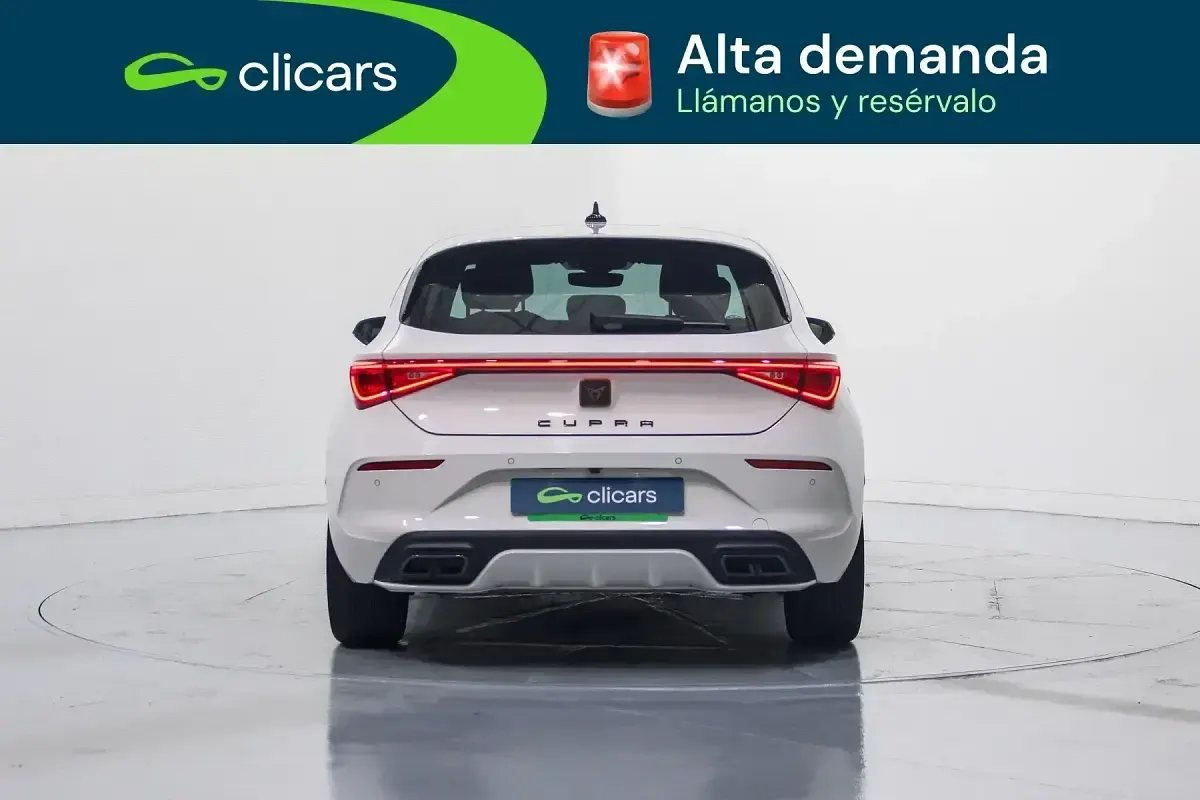 Usado Cupra Leon 150 CV (110 kW) 2023 Blanco Berlina