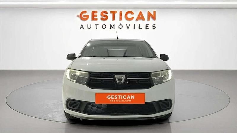 Usado Dacia Sandero Acces 75 CV (55 kW) 2019 Blanco Utilitario