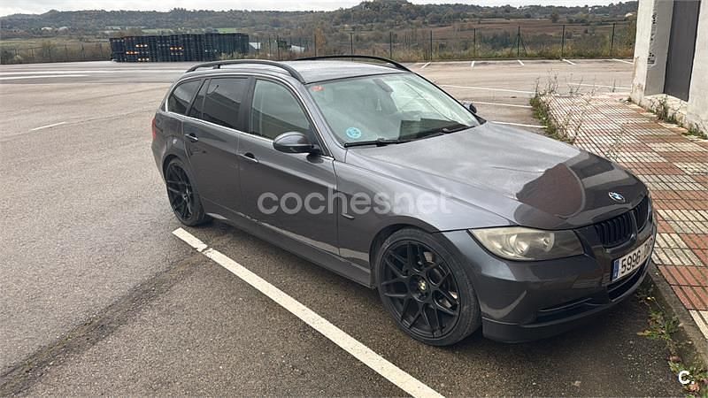Negro Usado 2006 BMW 330 Familiar | 9500 € (Precio justo) - Imagen 1/2
