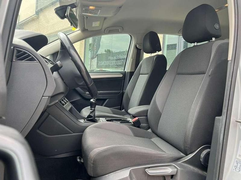 Usado VW Touran Business 110 CV (80 kW) 2019 Gris Monovolumen