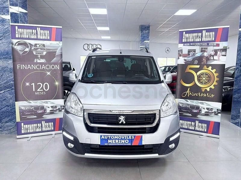 Usado Peugeot Partner Tepee Access 100 CV (73 kW) 2015 Gris / plata Monovolumen