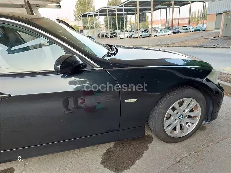 Usado BMW 318 129 CV (94 kW) 2008 Negro Berlina