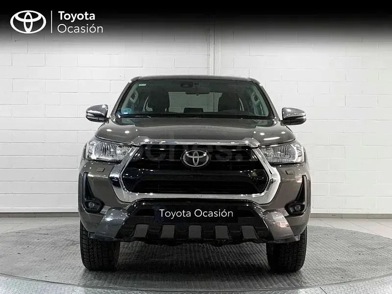 Käytetty Toyota HiLux 204 HP (150 kW) 2022 Vihreä Nouto