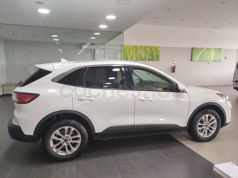 Usado Ford Kuga Titanium 150 CV (110 kW) 2023 Blanco SUV