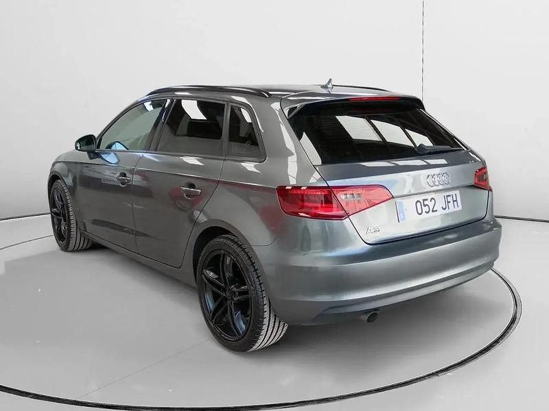 Käytetty Audi A3 Attraction 110 HP (80 kW) 2015 Harmaa Sedan