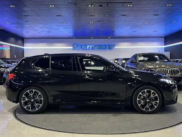 Usado BMW 120 M Sport 163 CV (119 kW) 2025 Negro Utilitario